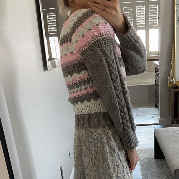 Hand knitted wool sweater size small pink grey white color block - Picture 5 of 13
